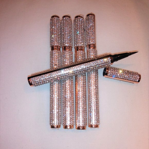 Eyeliner Adhesive - Picture 2 of 2